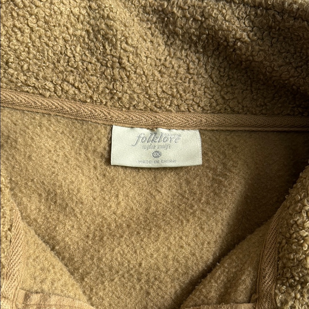 Women’s TAYLOR SWIFT Folklore Album  Sherpa Sweater Size 4X - Picture 2 of 9